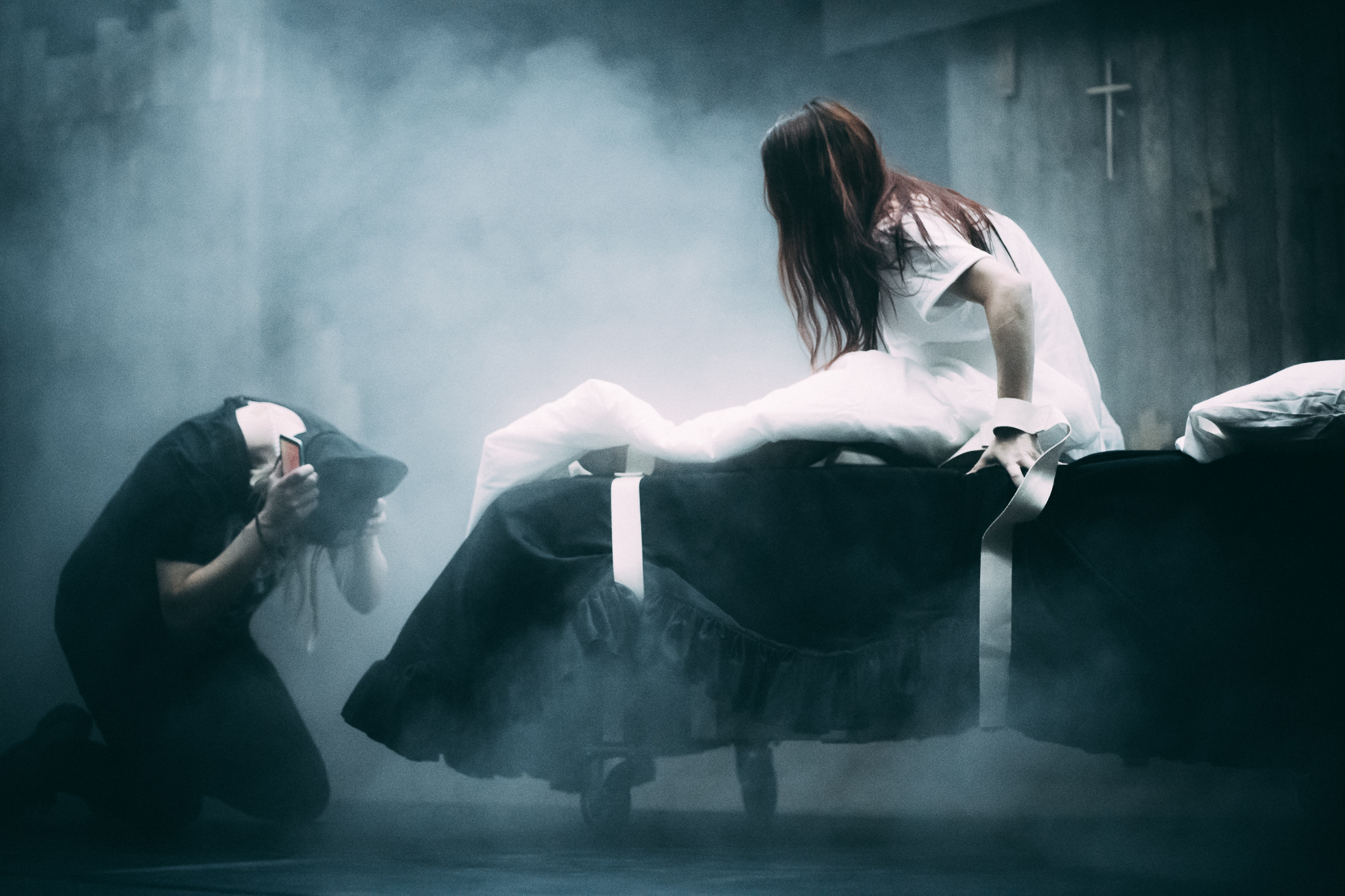 "Devil's Exorcist" 2020, Bühnenbild und Kostümbild von Mara Lena Schönborn, Foto: Nico Moser